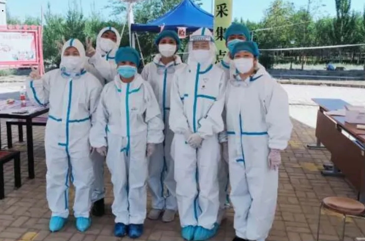 向白衣天使致敬！